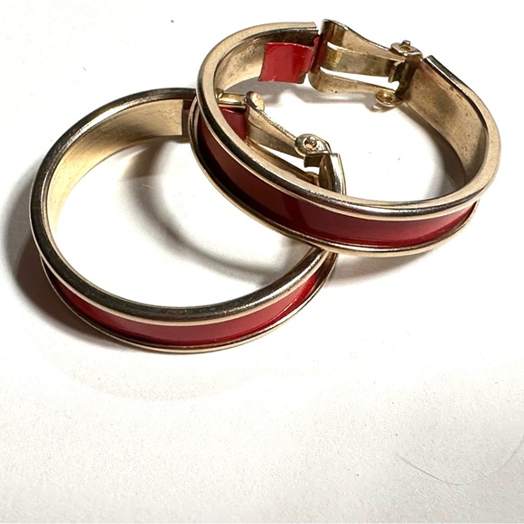 Vintage Red & Gold Tone Clip On Hoop Earrings Pat Pend Closure Retro 80s 90s - Picture 2 of 6